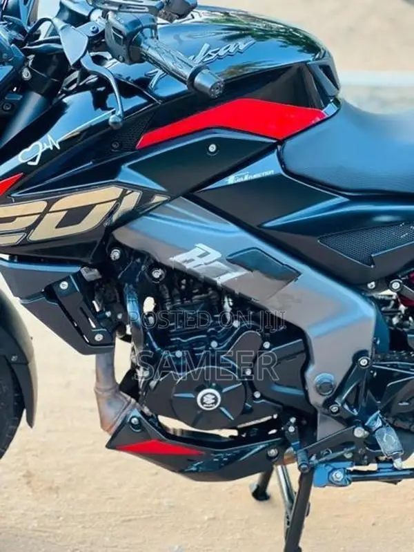 Bajaj Pulsar NS200 2025