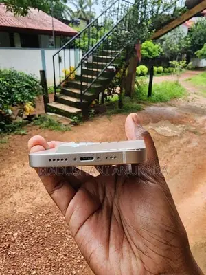 Apple iPhone 13 (Used)