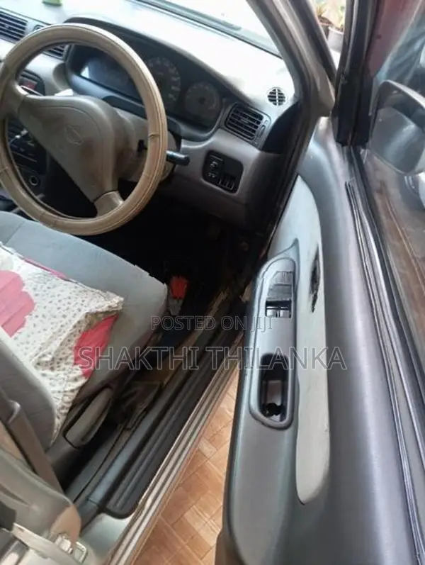 Nissan Sunny Ex Saloon 1994
