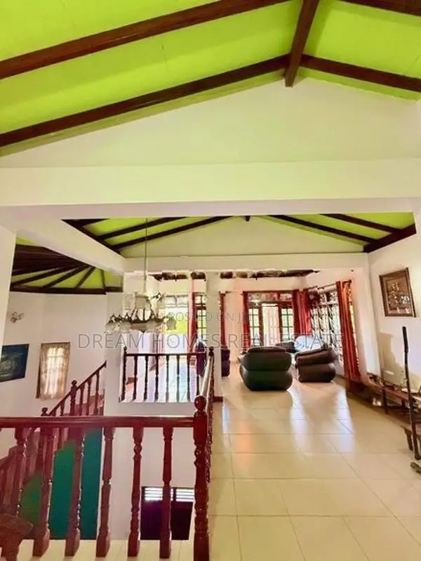 Kottawa Piliyandala Rd Luxury House for Sale