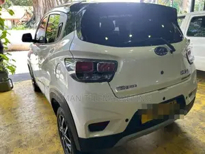 Mahindra KUV 100 2024