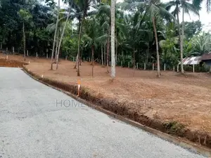 මාපලගම - ප්‍රධාන පාරට සමීපව ඕවිලාන හන්දියට නුදුරින් බිම් කොටස්