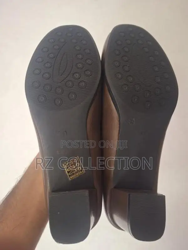 Women’s Court Shoe