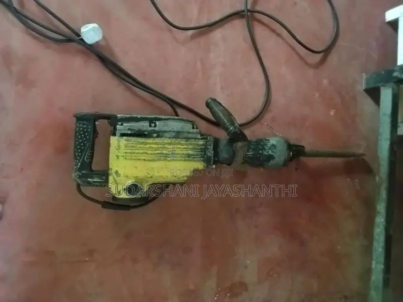 ගල් කඩන යන්ත්‍රය