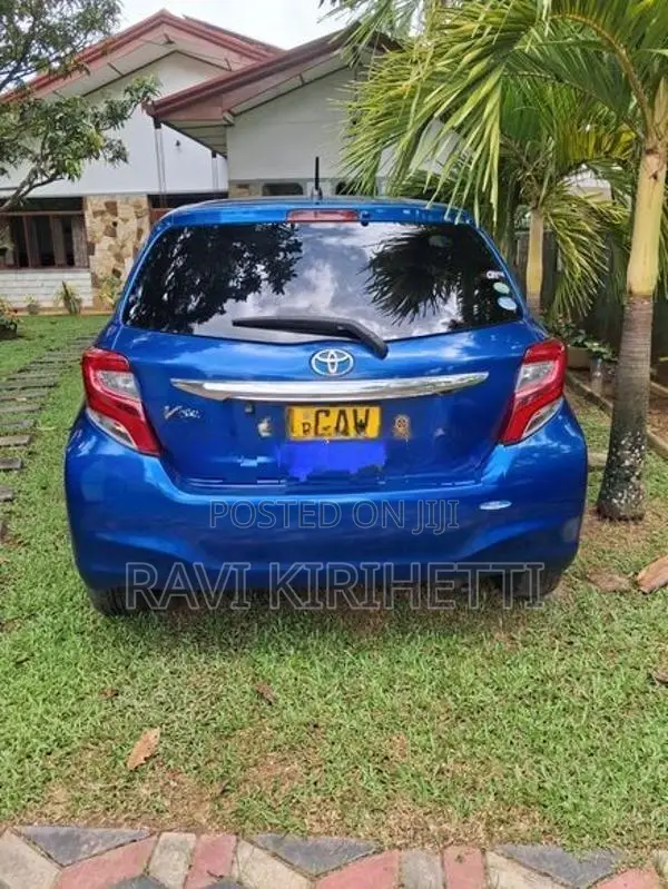Toyota Vitz 2015