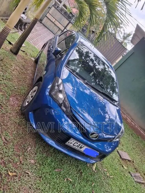 Toyota Vitz 2015