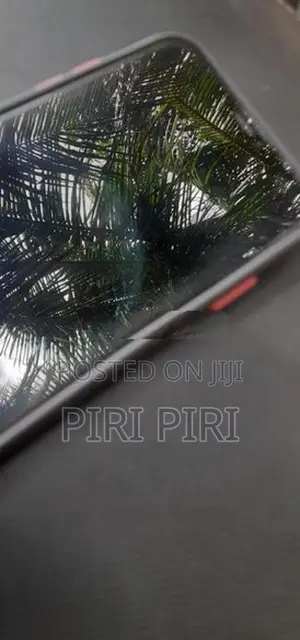 Apple iPhone XR (Used)