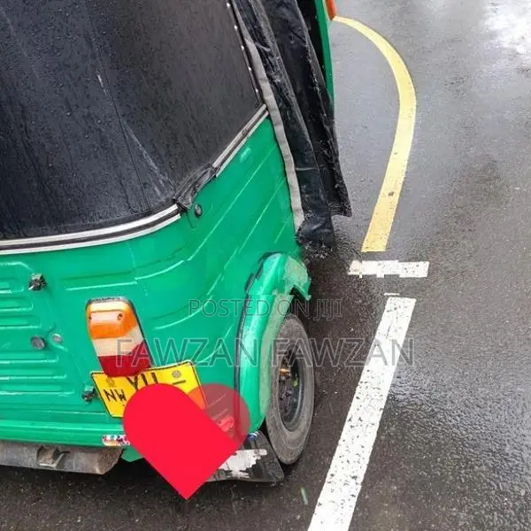 Bajaj RE 2012