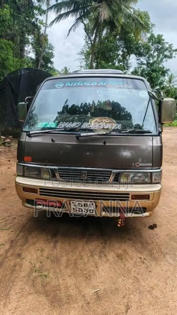 Nissan Caravan 1990