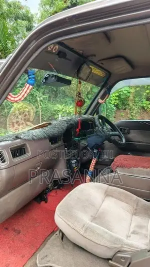 Nissan Caravan 1990