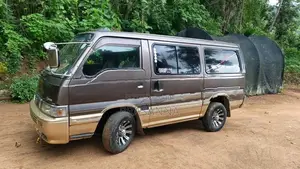Nissan Caravan 1990