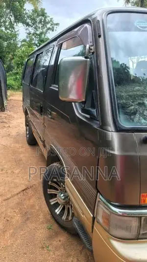 Nissan Caravan 1990