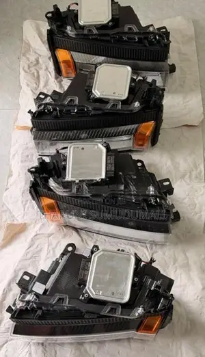 Land Cruiser Prado LC250 Square Head Lights