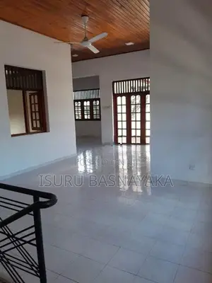 Batharamulla 4 Bed Rooms House for Rent