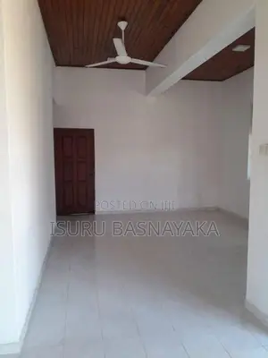 Batharamulla 4 Bed Rooms House for Rent