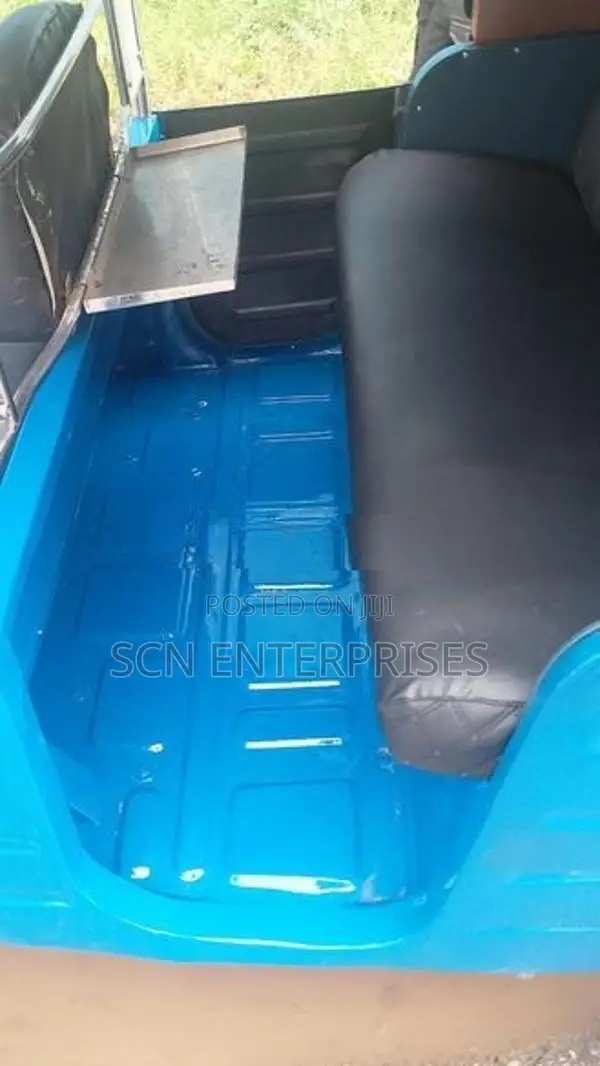 Bajaj RE 2005