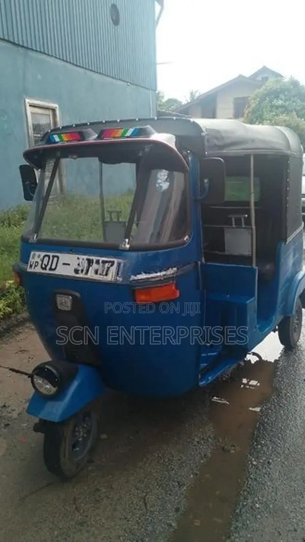Bajaj RE 2005