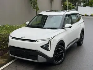 Kia Carens Clavis 2025
