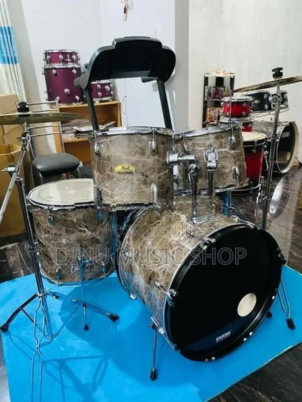 Pearl Acoustic Drum Set