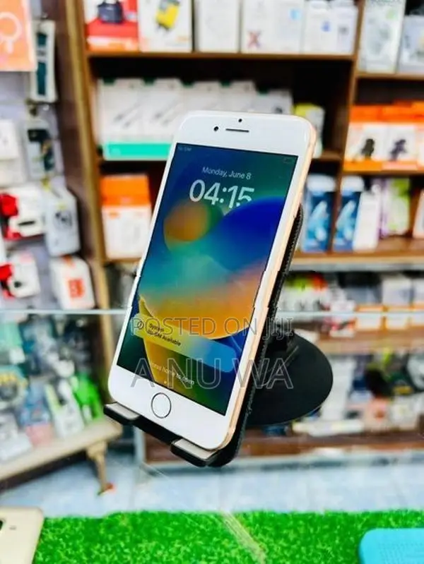 Apple iPhone 8 (Used)