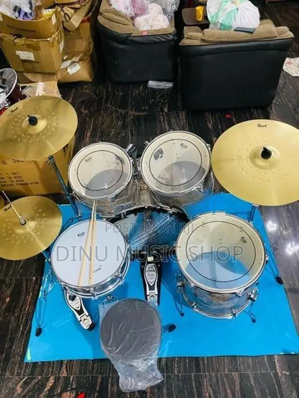 Pearl Acoustic Drum Set