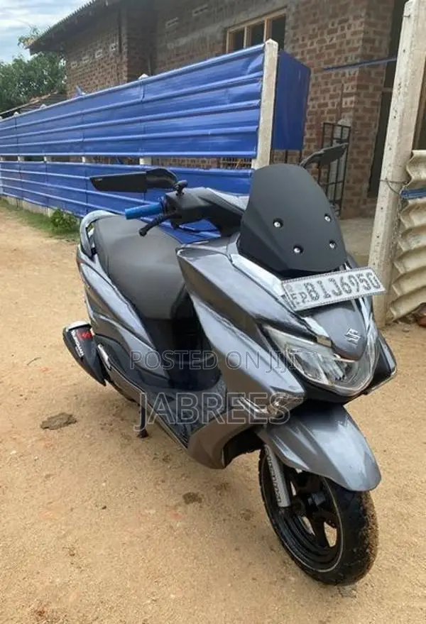 Suzuki Burgman 2019