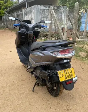 Suzuki Burgman 2019