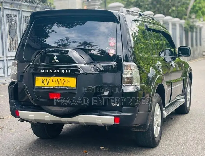 Mitsubishi Montero DIESEL 2013
