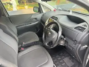 Toyota Ractis 2010