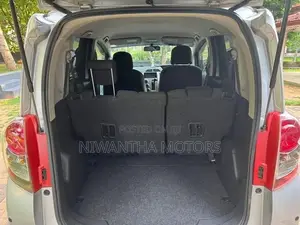Toyota Ractis 2010