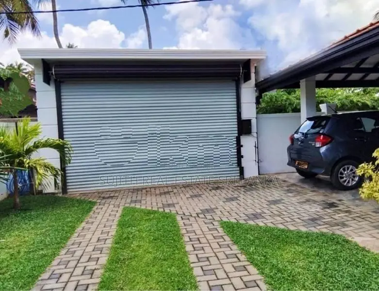 New Modern Furniture with Luxury House For Sale in Negombo
