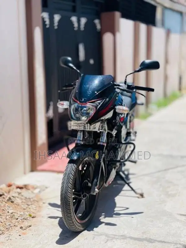 Bajaj Pulsar 180 2018