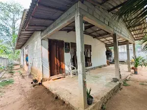 පස්යාල මල්හෑවෙන් නිවසක්