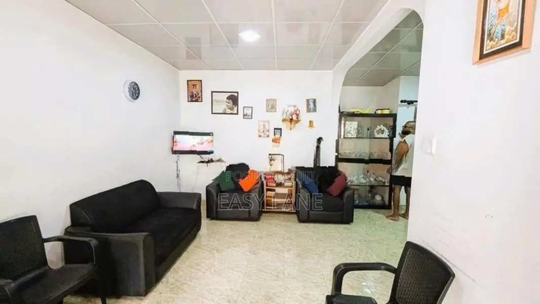 නිට්ටඹුවෙන් අංගසම්පූර්ණ නිවසක්
