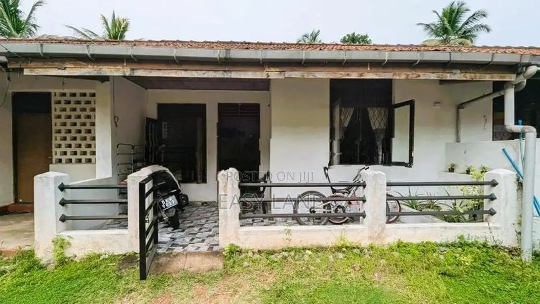 නිට්ටඹුවෙන් අංගසම්පූර්ණ නිවසක්