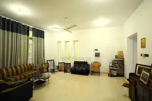 අන්ගසම්පූර්ණ Box type නිවසක් Homagama