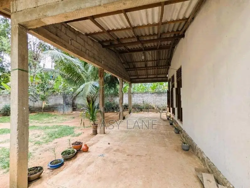 පස්යාල මල්හෑවෙන් නිවසක්