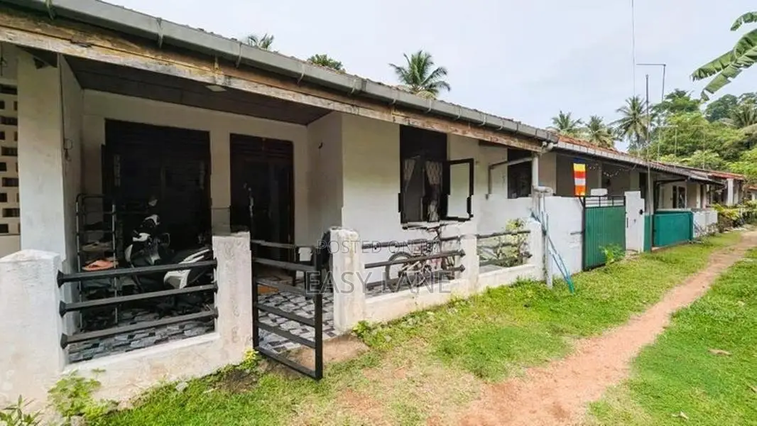 නිට්ටඹුවෙන් අංගසම්පූර්ණ නිවසක්