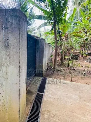 පස්යාල මල්හෑවෙන් නිවසක්