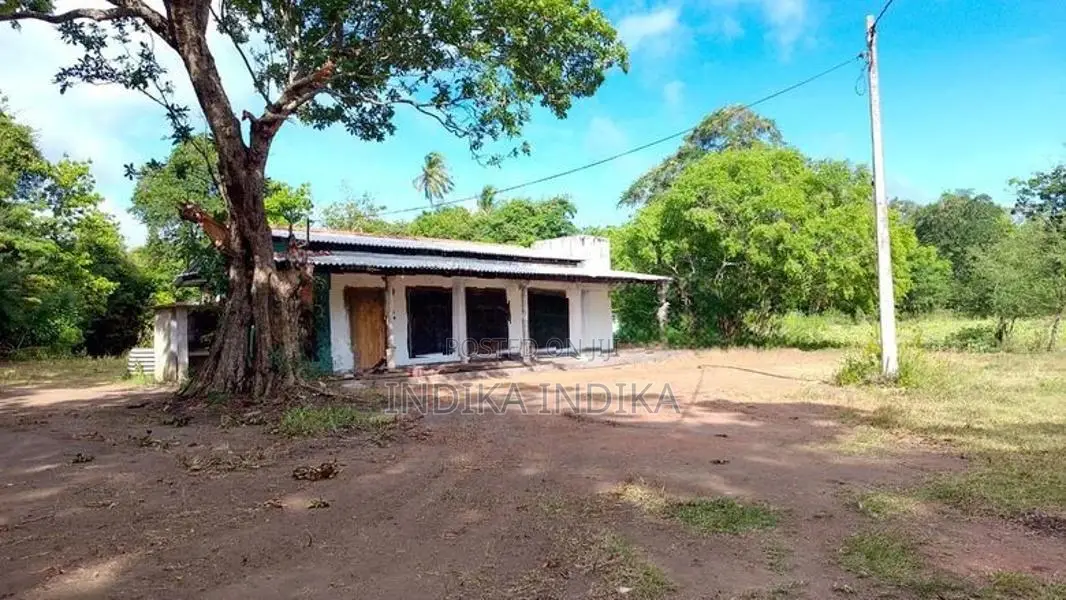 House With Land For Sale - Maradankadawala