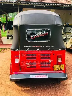 Bajaj RE 2 Storks 2004