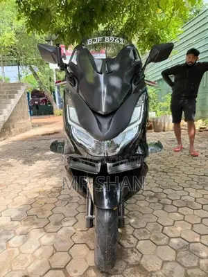 Honda PCX160 2023