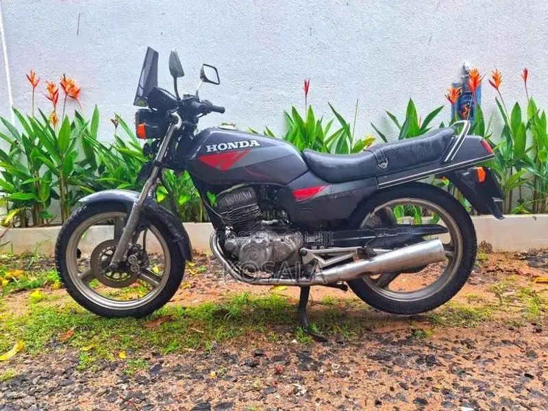 Honda CB 125 2003