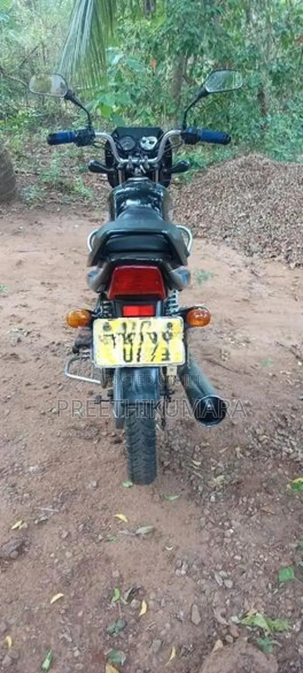 Bajaj CT100 2005