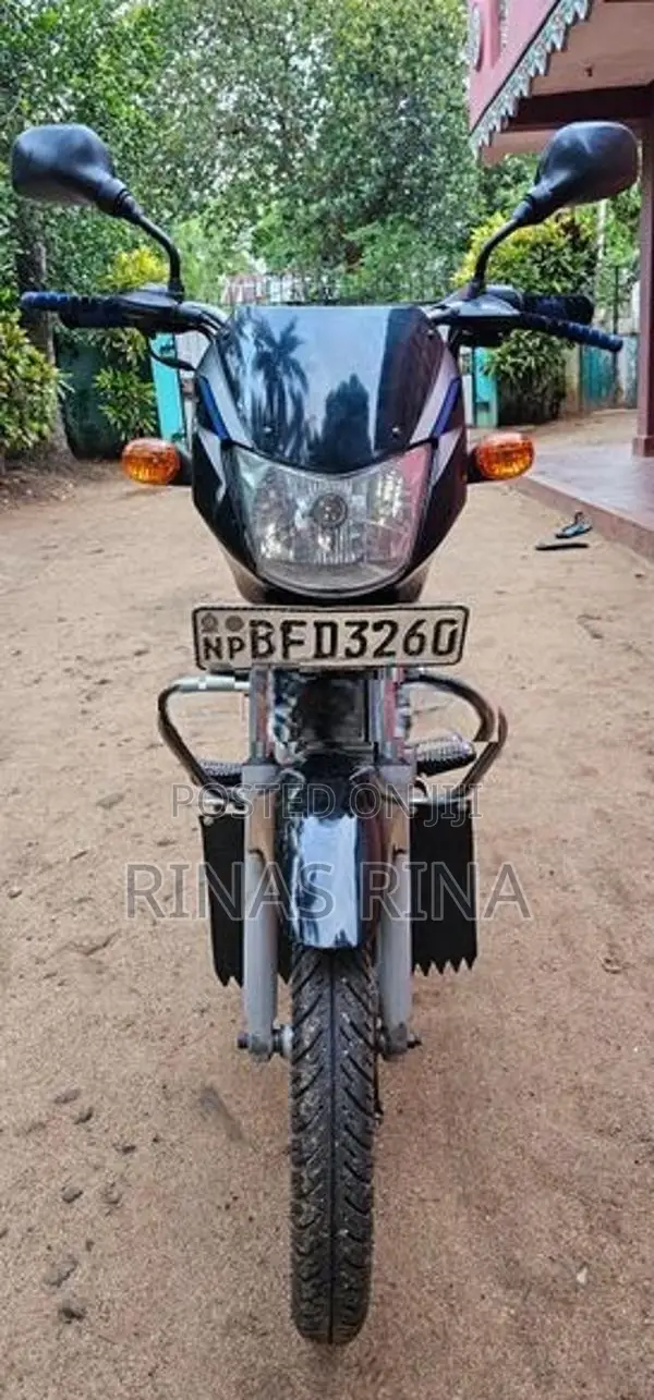 Bajaj CT100 2017