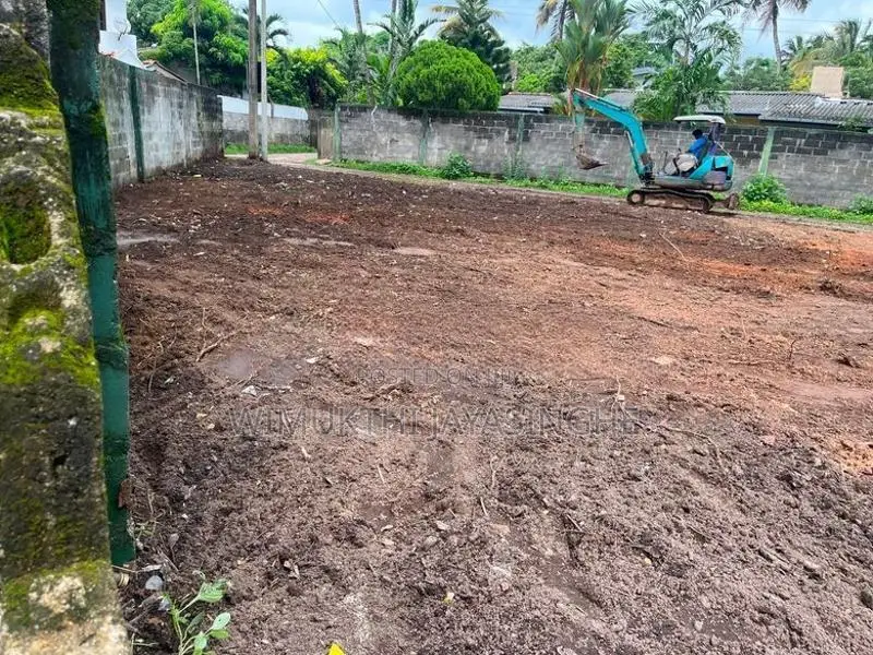 Land For Sale In Waragoda Road