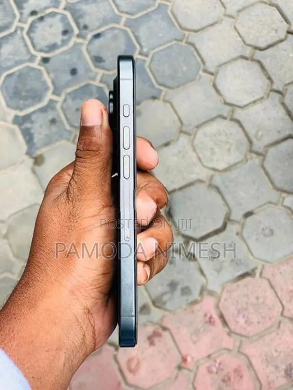 Apple iPhone 15 Pro (Used)