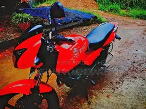 Bajaj Pulsar 180 2005