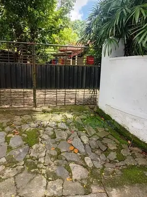 කිරිබත්ගොඩ නගරයෙන්ම පර්චස් 25ක බිම් කොටසක්