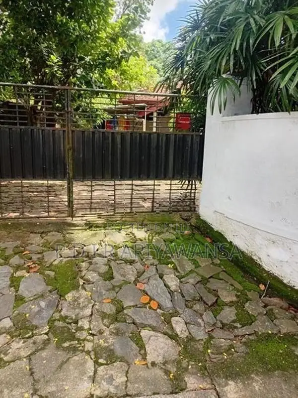 කිරිබත්ගොඩ නගරයෙන්ම පර්චස් 25ක බිම් කොටසක්
